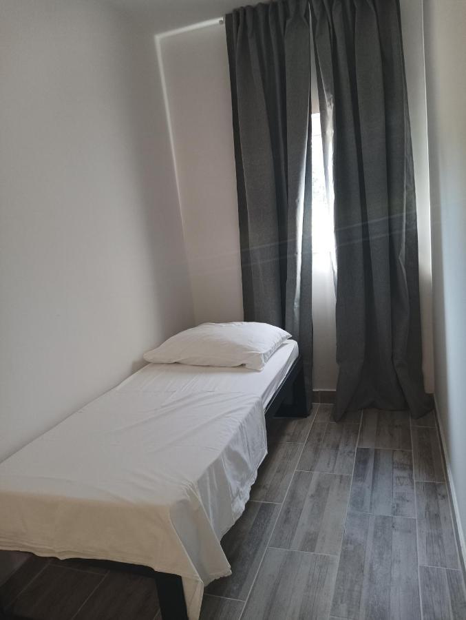 VAL apartmani, Stara Novalja Exterior foto