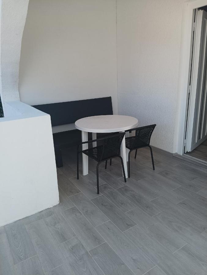 VAL apartmani, Stara Novalja Exterior foto