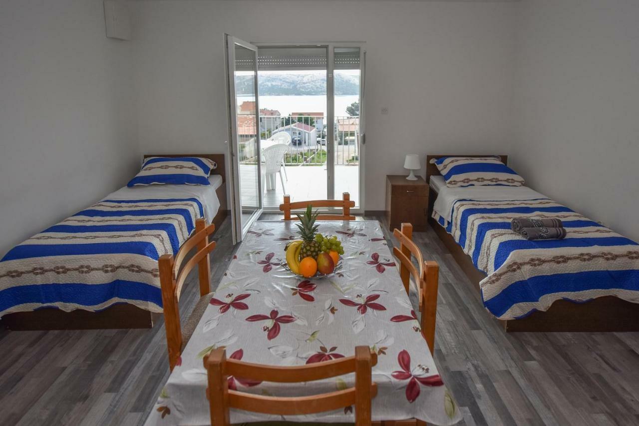 VAL apartmani, Stara Novalja Exterior foto