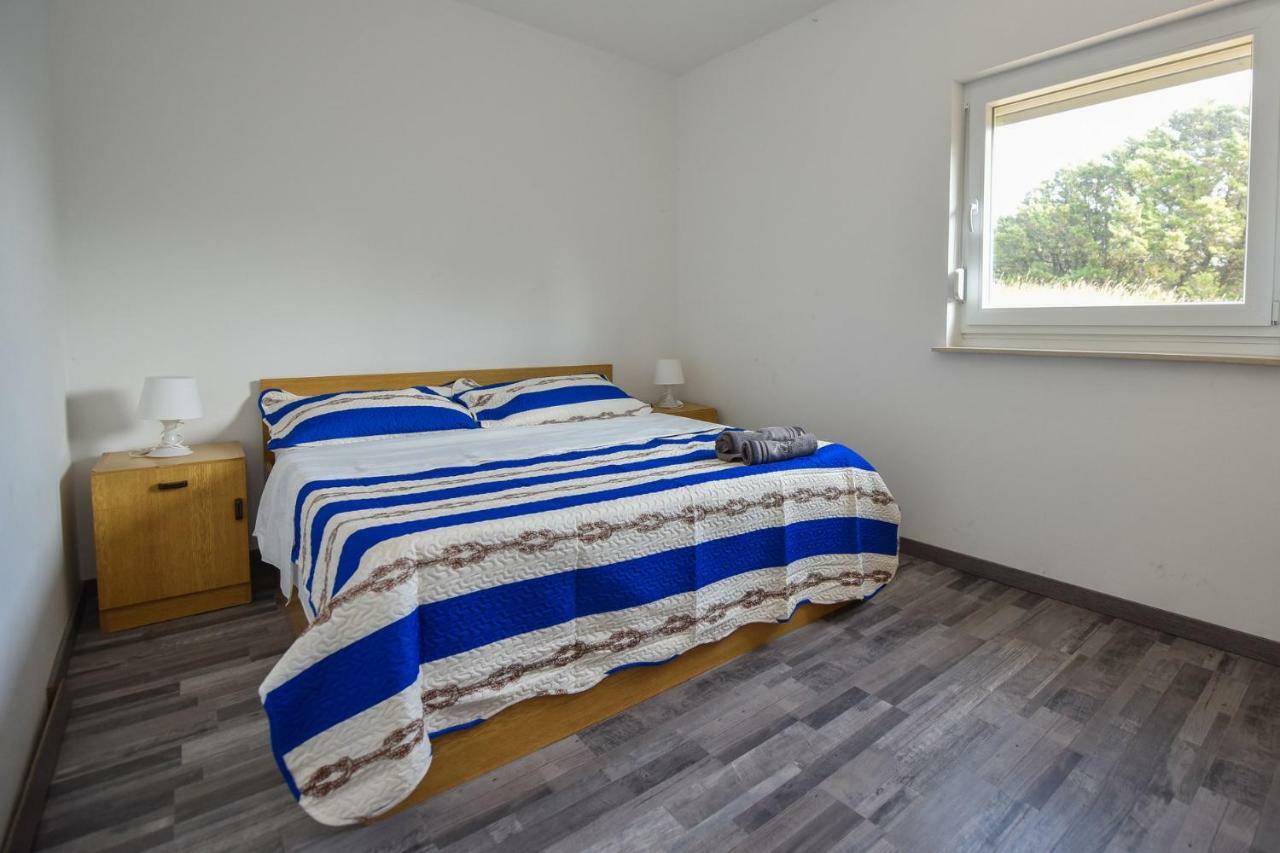 VAL apartmani, Stara Novalja Exterior foto