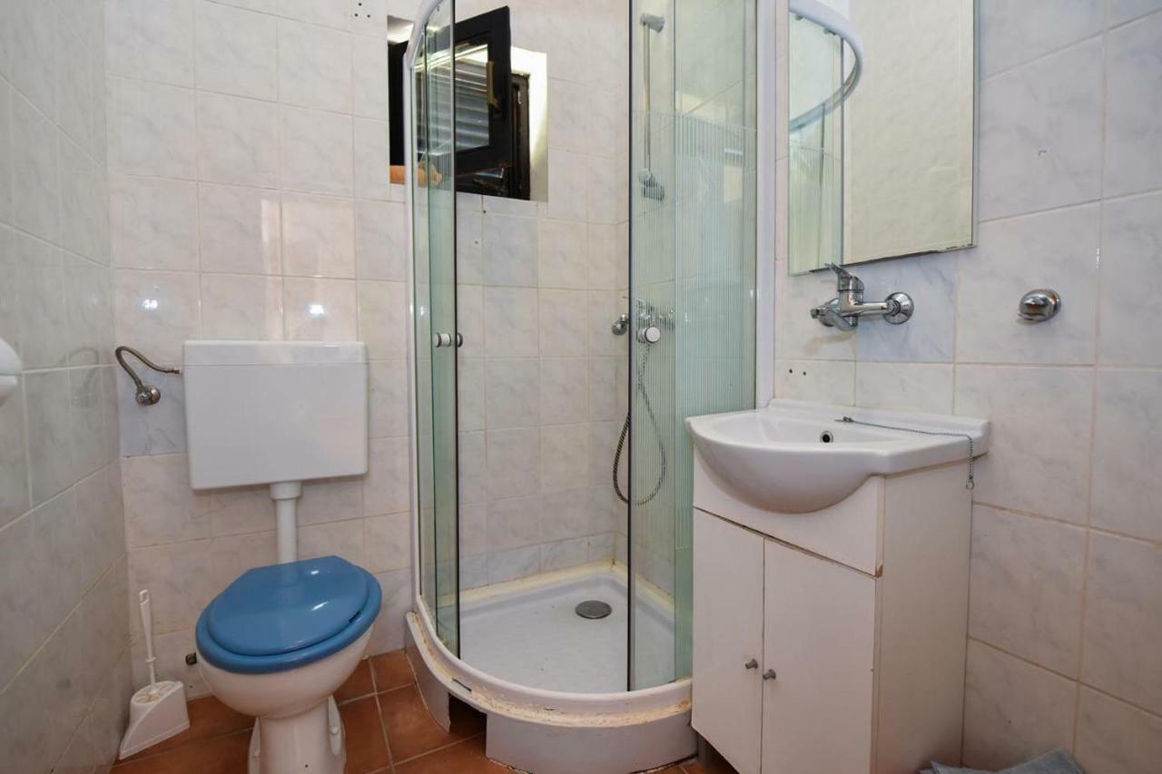 VAL apartmani, Stara Novalja Exterior foto