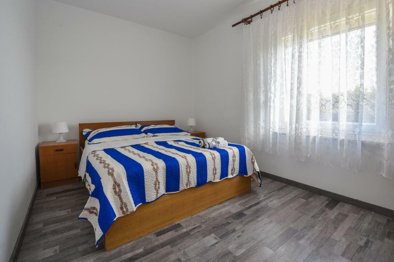 VAL apartmani, Stara Novalja Exterior foto