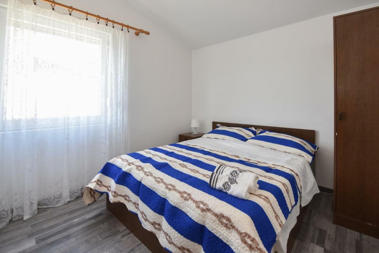 VAL apartmani, Stara Novalja Exterior foto