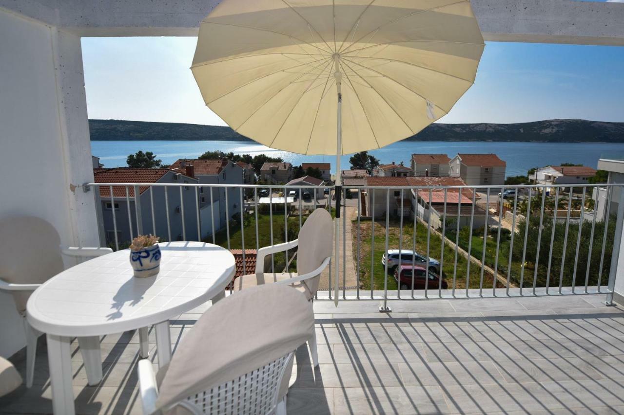 VAL apartmani, Stara Novalja Exterior foto